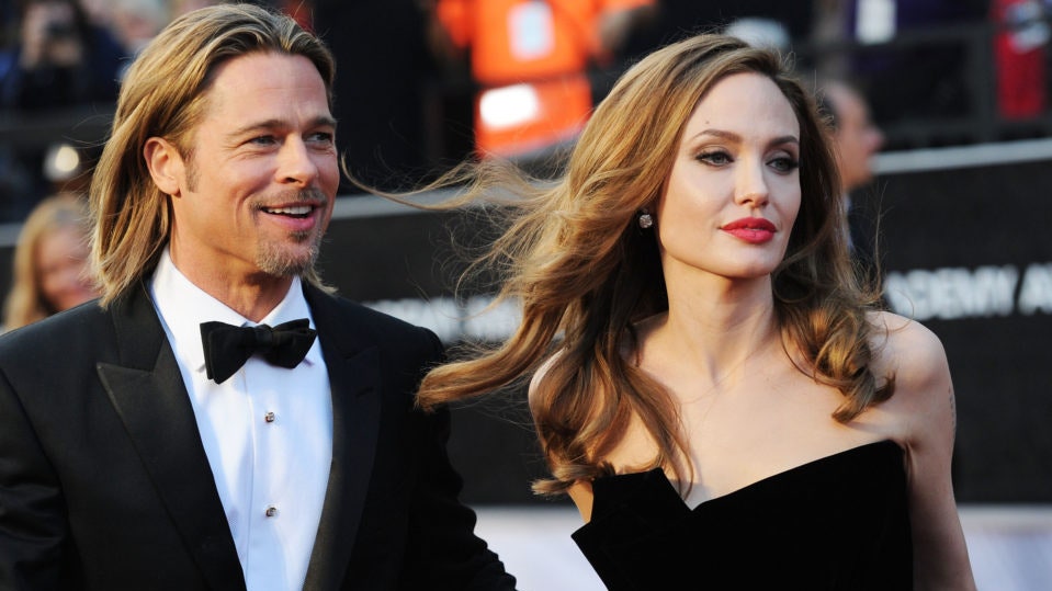 Зачем Брэд Питт ходит в гости к Анджелине Джоли