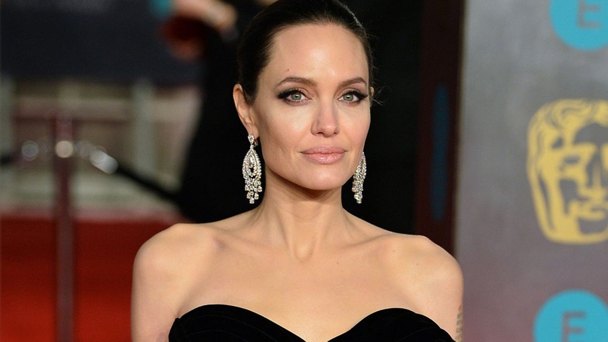 Анджелина Джоли рассказала о материнстве и воспитании детей