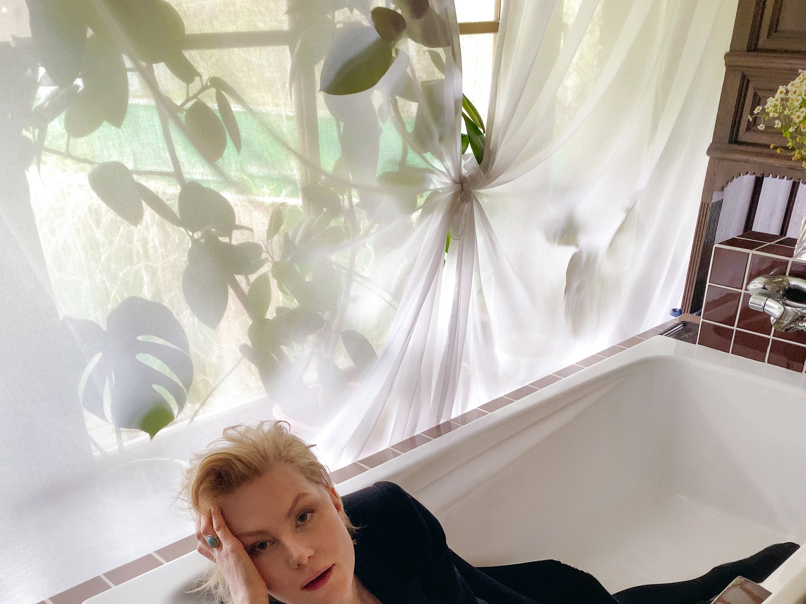 Рената Литвинова, Яна Рудковская и другие гости Zoom-вечеринки Натальи Водяновой и Михаила Зыгаря