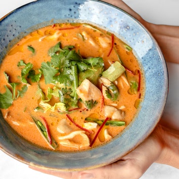 Тайский суп с цыпленком: рецепт от Саши Новиковой