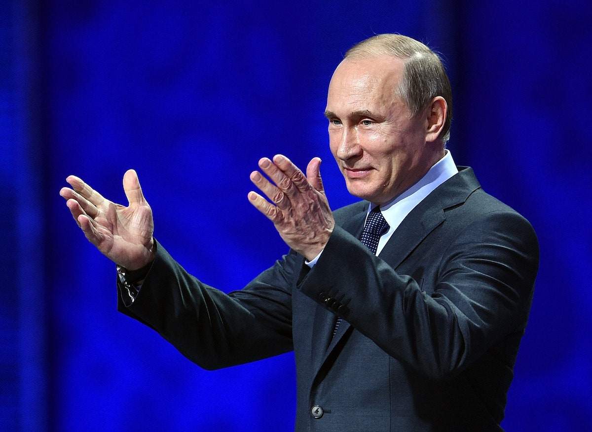 Владимир Путин поддержал поправку об обнулении своих сроков