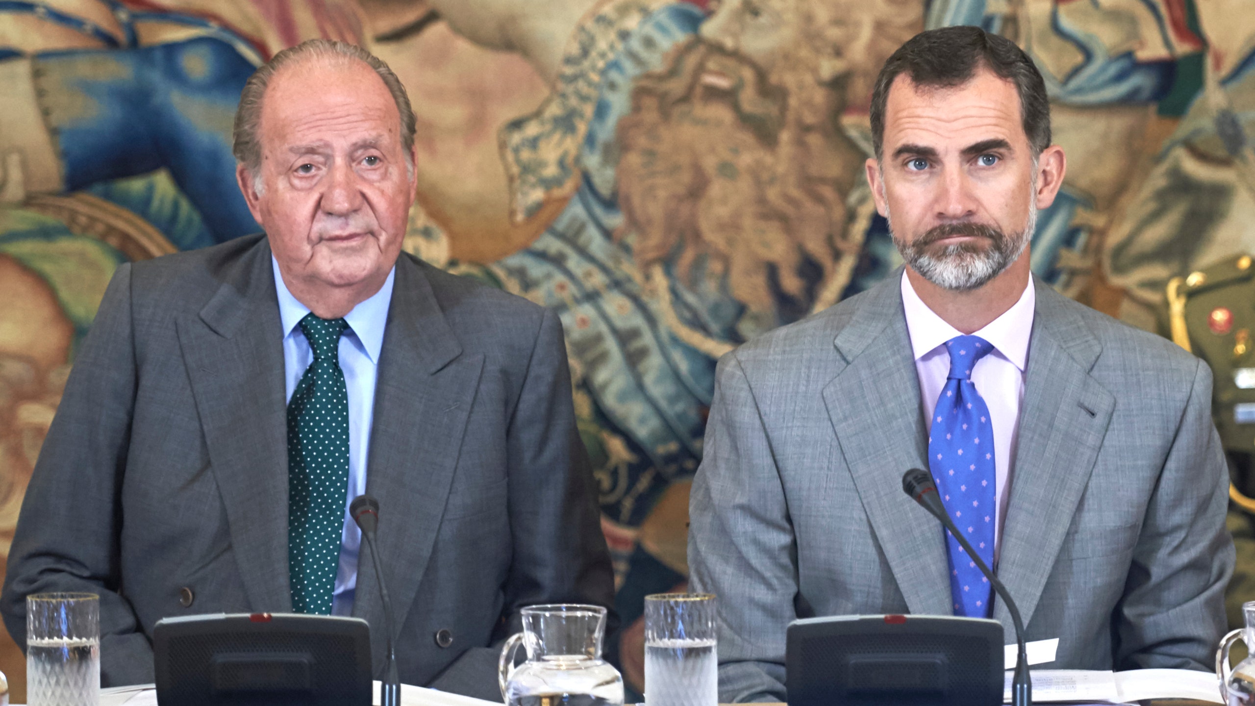 Король Испании отказался от наследства отца и лишил его финансирования
