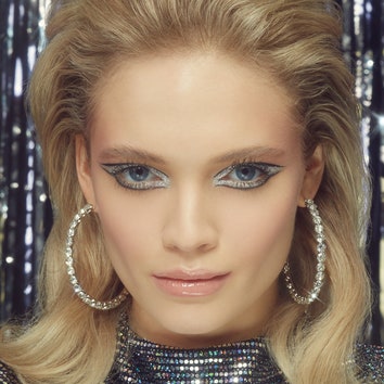 Новогодний макияж в стиле 60-х &- показывает Елена Крыгина