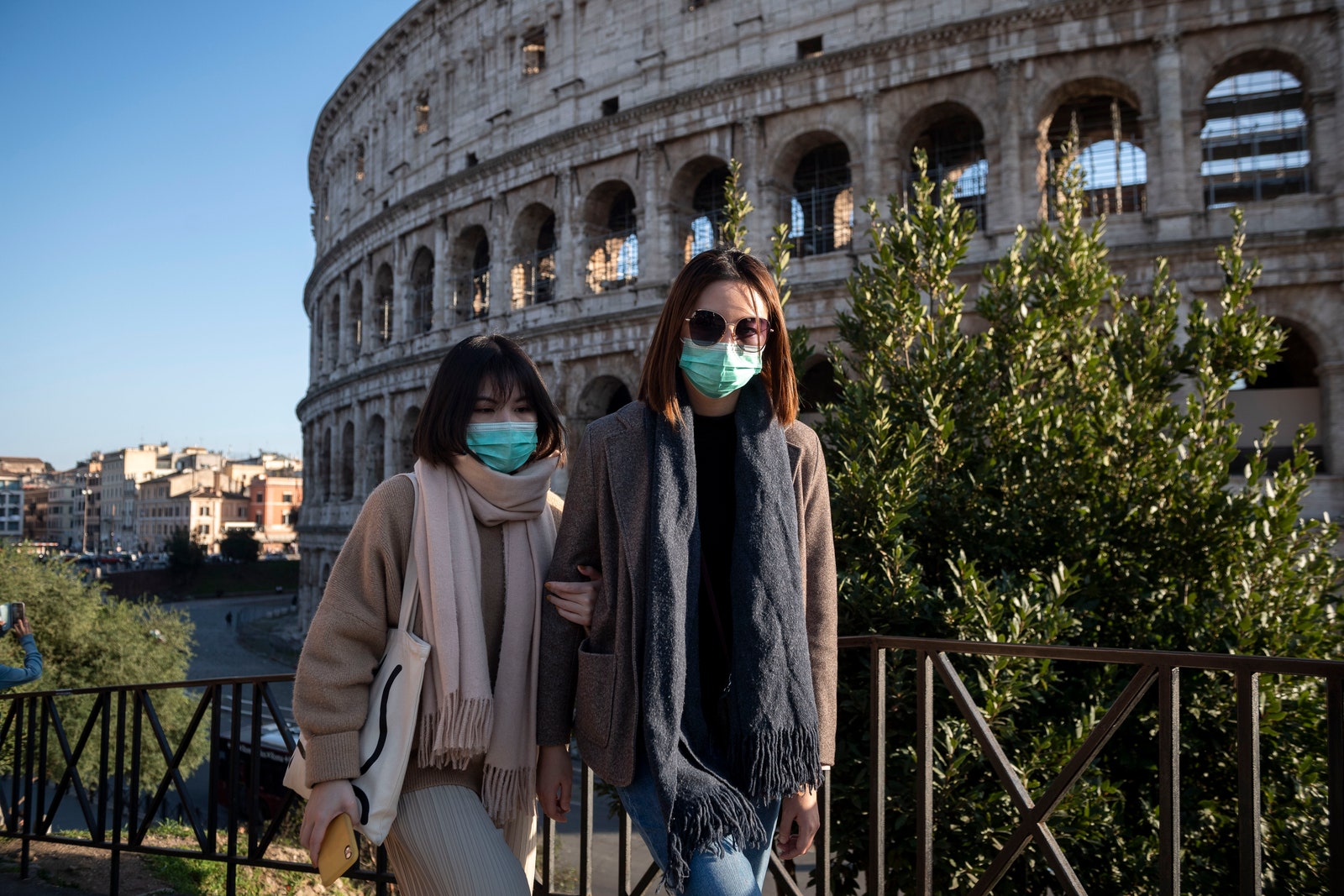 Италия стала третьей страной в мире по числу зараженных коронавирусом
