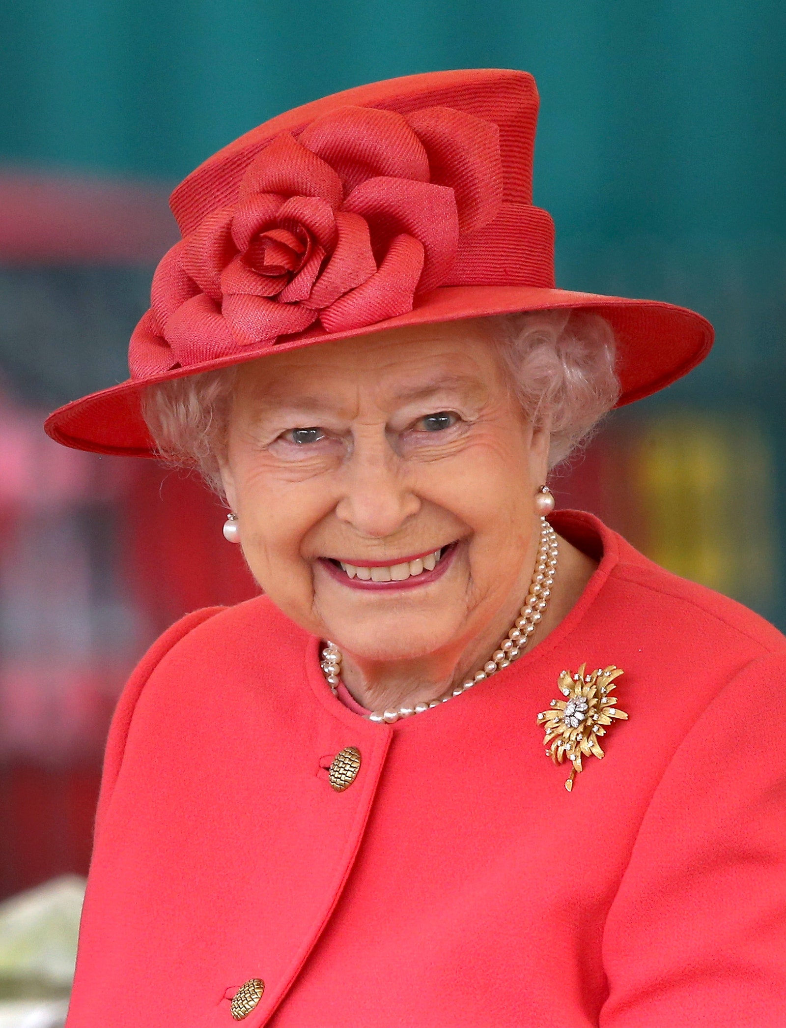 Вакансия в Букингемском дворце королева Елизавета II ищет директора SMMотдела