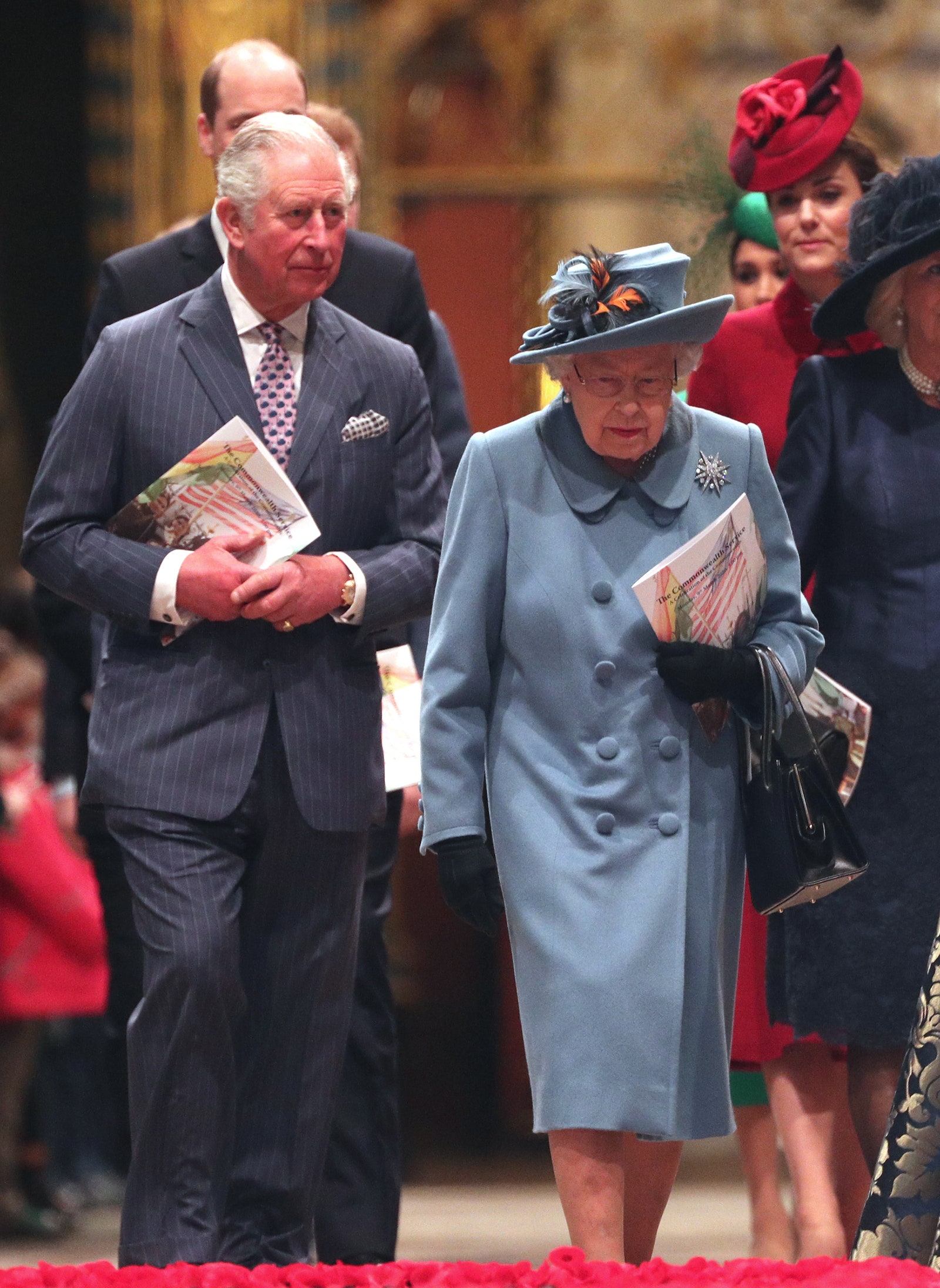 Елизавета II покинула Букингемский дворец изза вспышки коронавируса