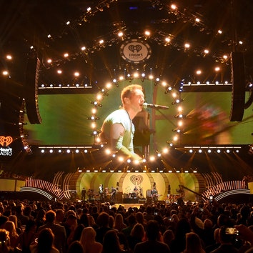 Группа Coldplay приостановила гастроли из-за влияния концертов на экологию