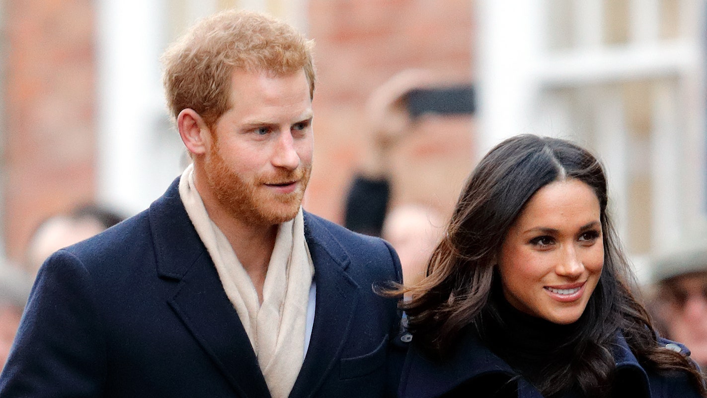 Королевская семья призывает принца Гарри и Меган Маркл вернуться в Англию на Рождество изза госпитализации принца Филиппа