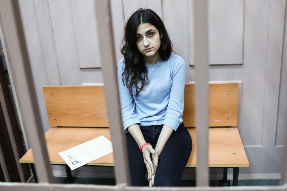 Следствие обязали изменить обвинение сестрам Хачатурян с убийства на самооборону