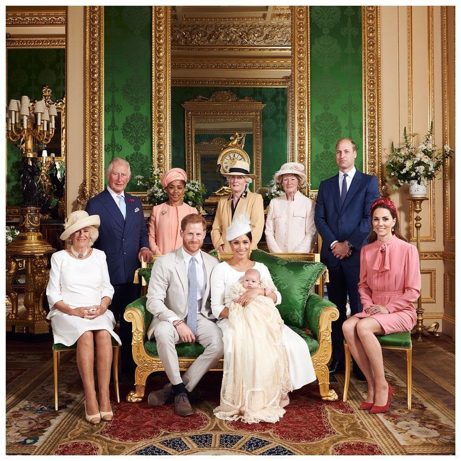 Королевская семья на крестинах сына принца Гарри и Меган Маркл
