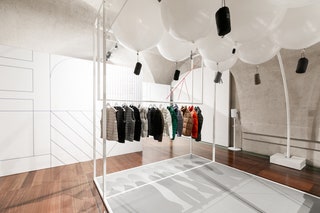 Выставка The Art and Science of LifeWear New Form Follows Function.