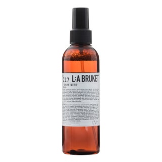 Тоник 217nbspFace Mist Birch 3400nbspруб. LA Bruket. Девушки из отдела рекламы не выпускающие смартфоны из рук...