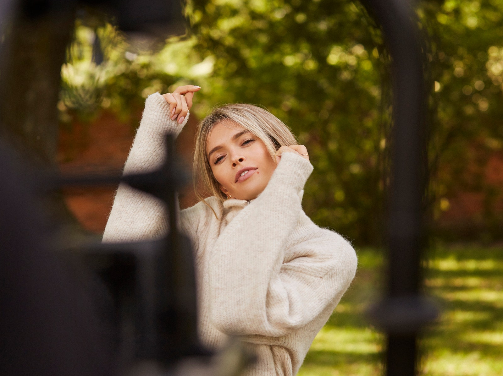 Вера Брежнева стала лицом новой экологичной коллекции H&M Fall Conscious 2019