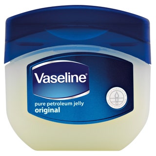 Бальзам дляnbspгуб лица иnbspтела Pure Petroleum Jelly Original 179 руб. Vaseline. Бальзам с почти 150­летней историей —...