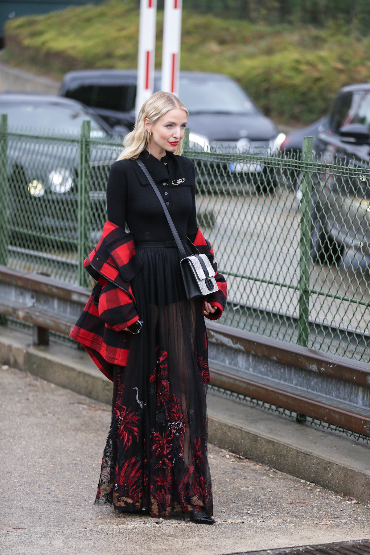 Что носят героини стритстайла на Неделе моды в Париже