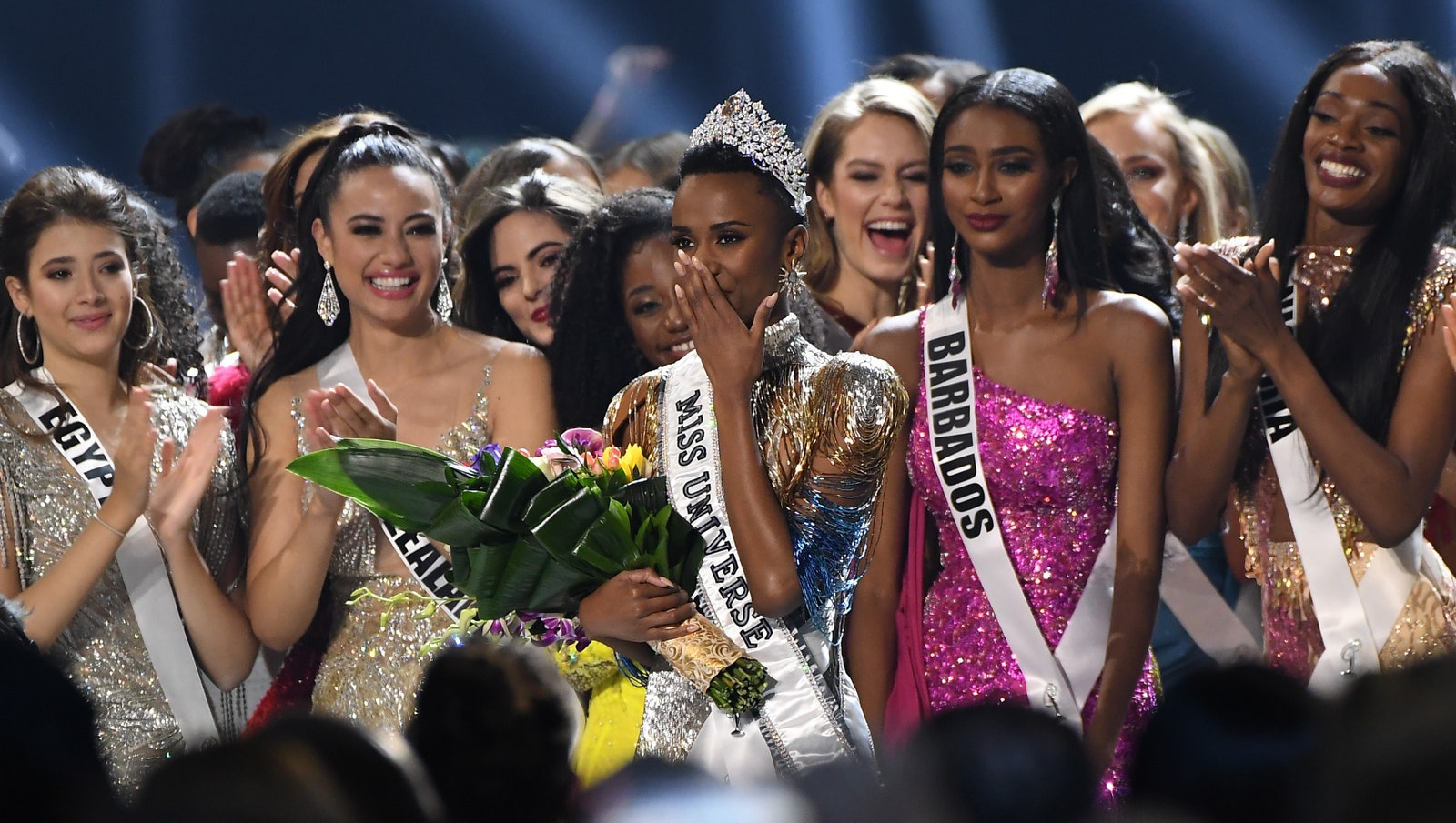 Представительница ЮАР Зозибини Тунци завоевала титул «Мисс Вселенная» 2019