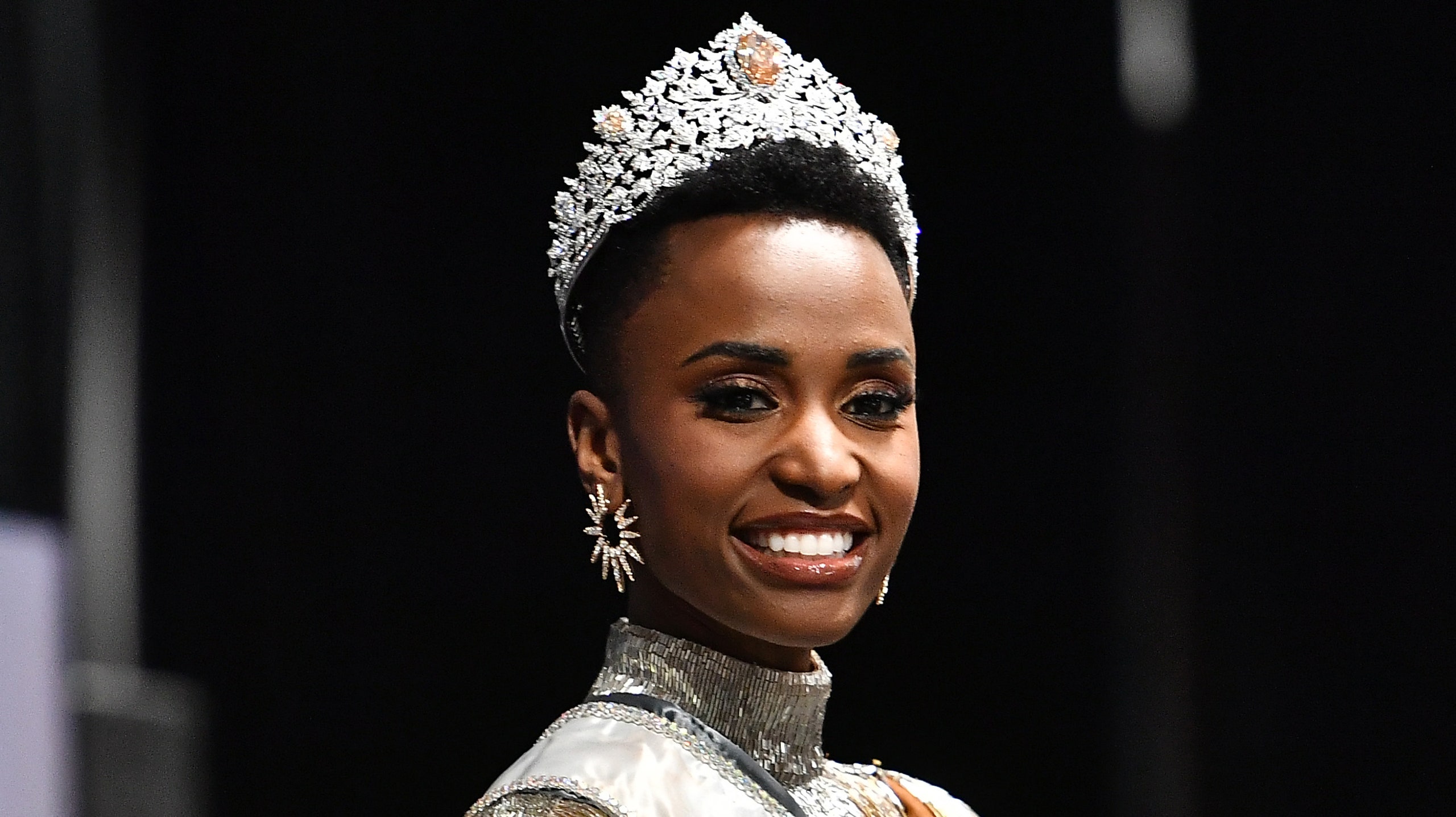 Представительница ЮАР Зозибини Тунци завоевала титул «Мисс Вселенная» 2019