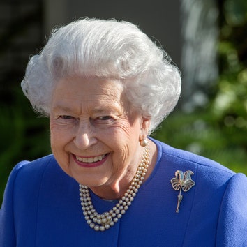 Королева Великобритании пошутила над туристами, которые ее не узнали