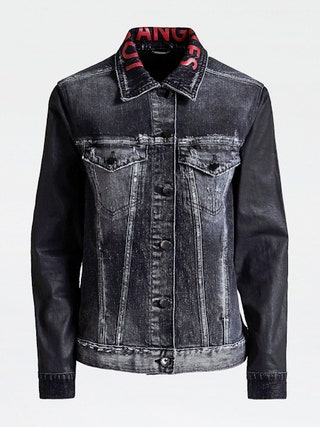 Куртка Guess. Цена до скидки 12 390 руб. Цена со скидкой 9900 руб.