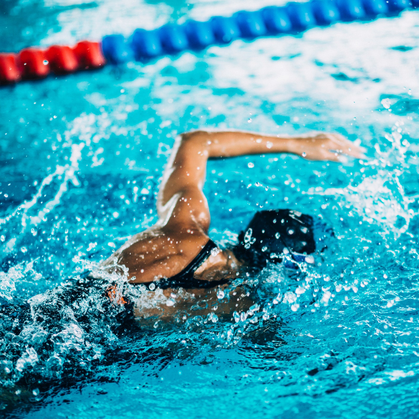 Почему плавание — лучшая тренировка для тела и души