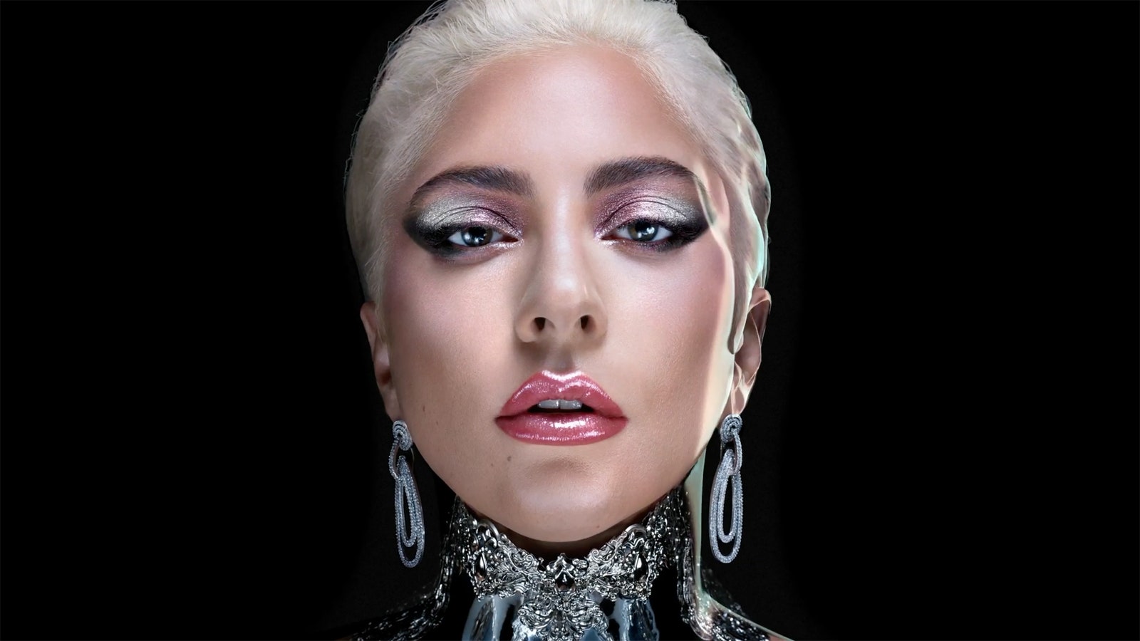 Звездный час Леди Гага запустила собственный бренд косметики