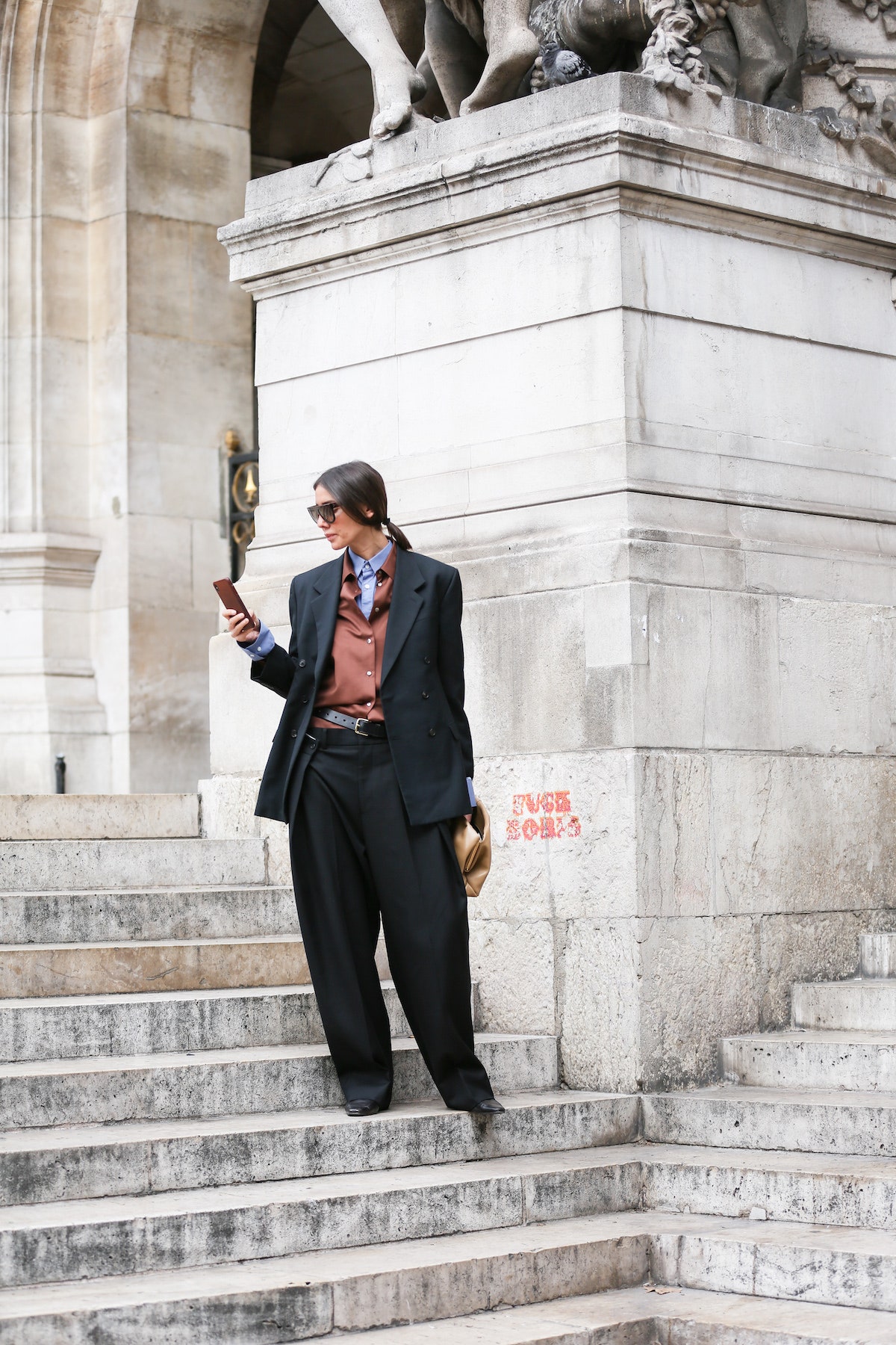 Неделя моды в Париже самые эффектные образы стритстайлгероинь с заключительных показов