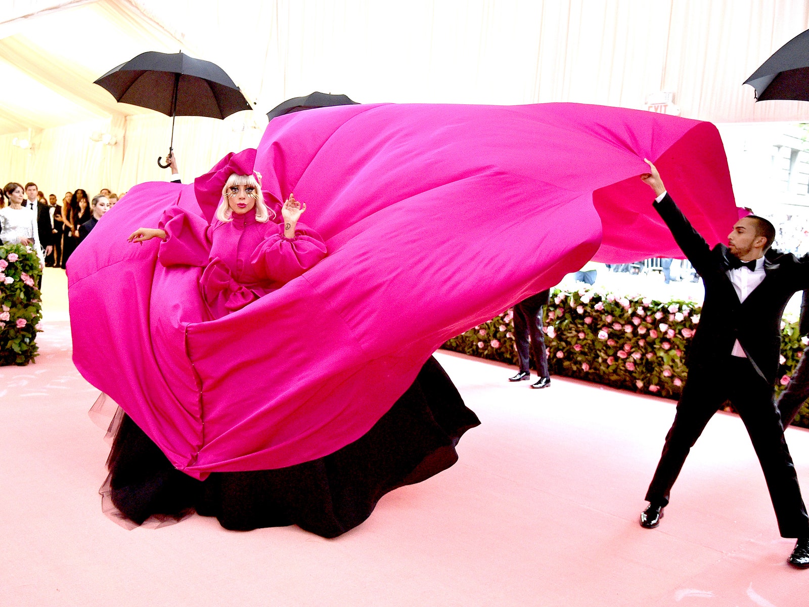 Met Gala 2019: все образы гостей Бала Института костюма