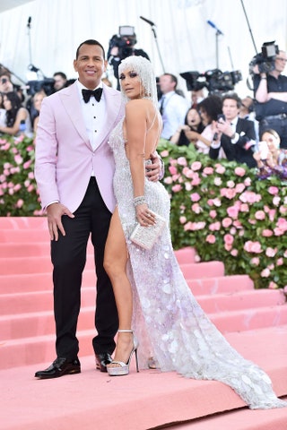 Дженнифер Лопес в Versace и Алекс Родригес.