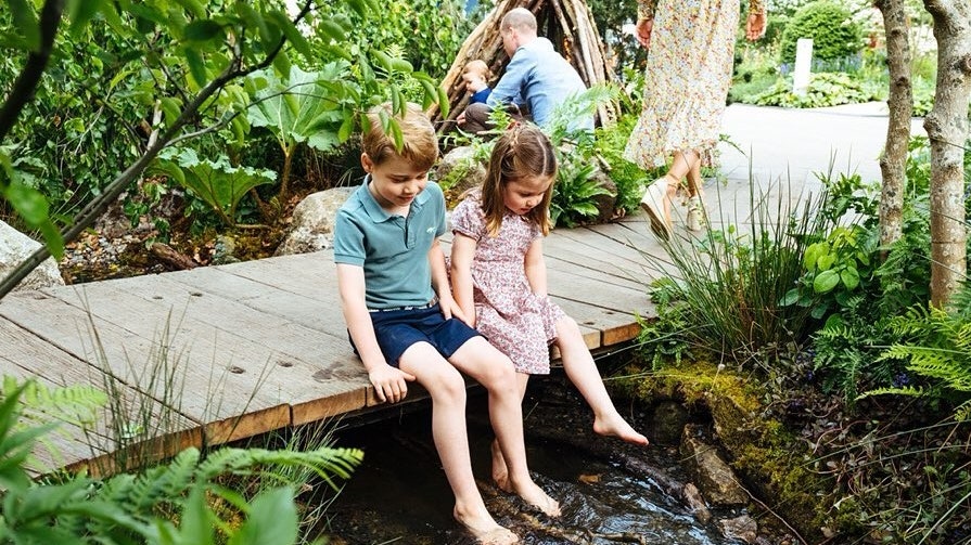 Отдых покоролевски как дети принца Уильяма и Кейт Миддлтон проводят летние каникулы