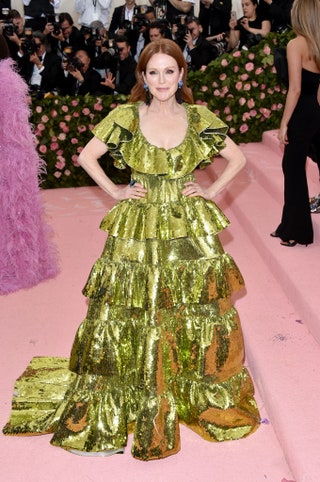 Джулианна Мур в Valentino.