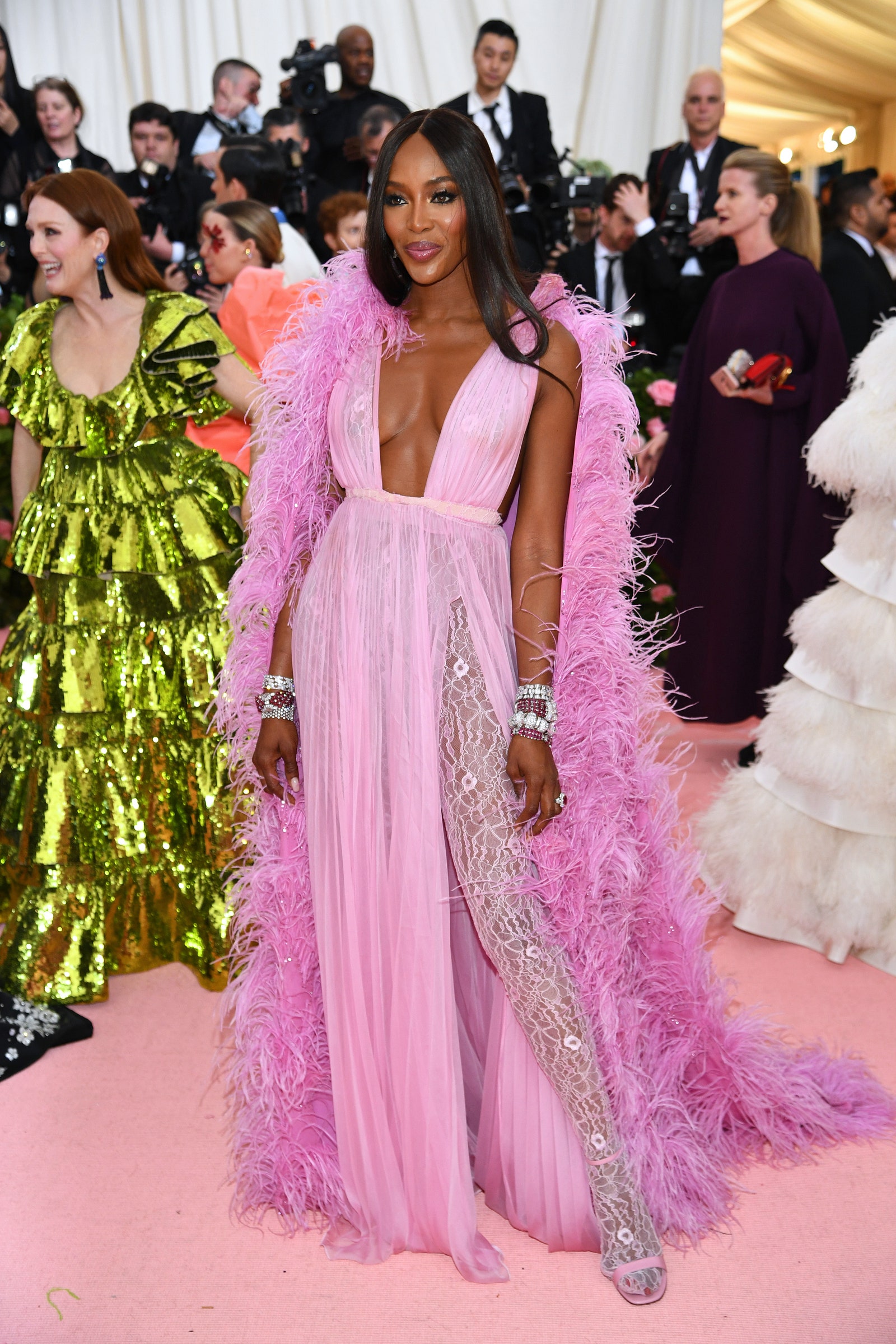 Met Gala 2019 фото лучших платьев звезд на красной дорожке