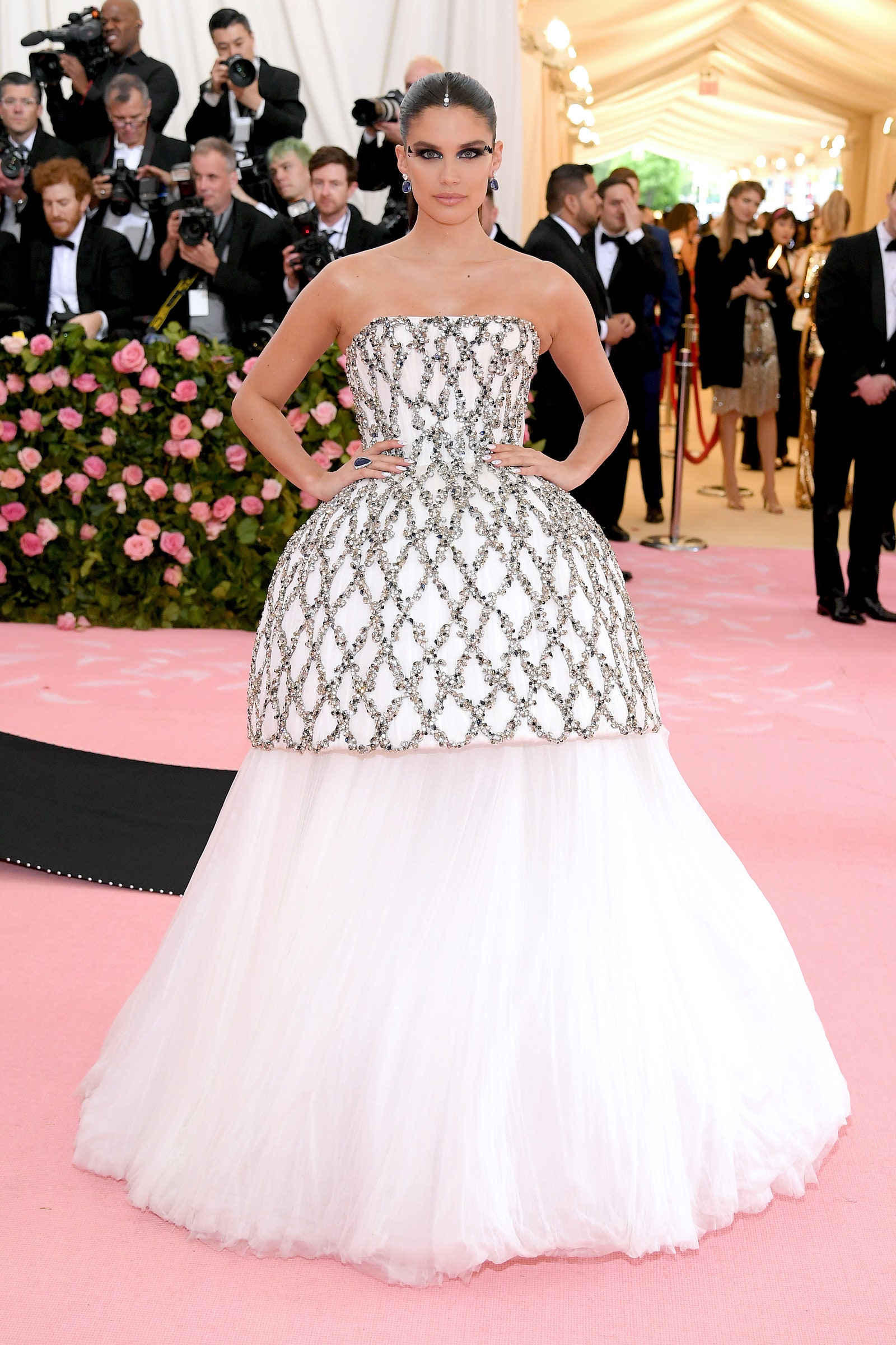 Met Gala 2019 фото лучших платьев звезд на красной дорожке