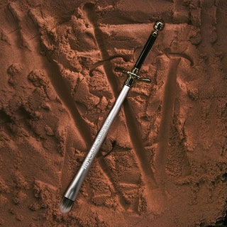 Кисть Arya Starks Needle Flat Eyeshadow Brush The Urban Decay | Game of Thrones.