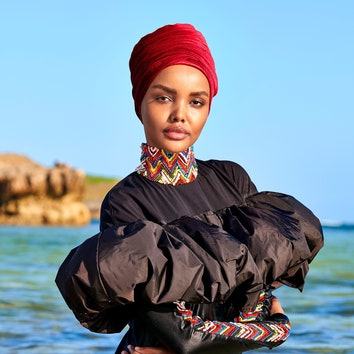 Журнал Sports Illustrated впервые снял модель в хиджабе и закрытом купальнике буркини