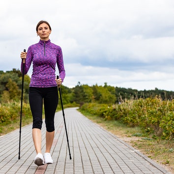 Скандинавская ходьба: как она поможет вам эффективно похудеть