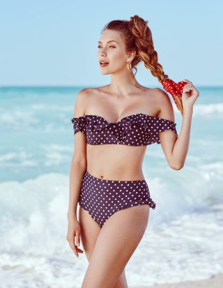 Регина Тодоренко в рекламной кампании Calzedonia.