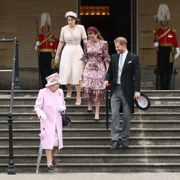 Королевская семья на вечеринке в Букингемском дворце