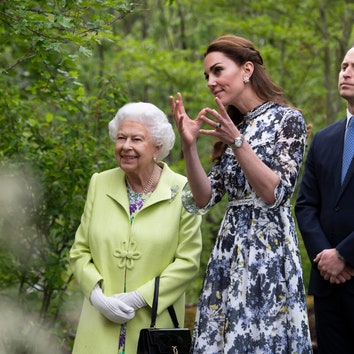 Кейт Миддлтон, принц Уильям и Елизавета II на фестивале цветов в Лондоне