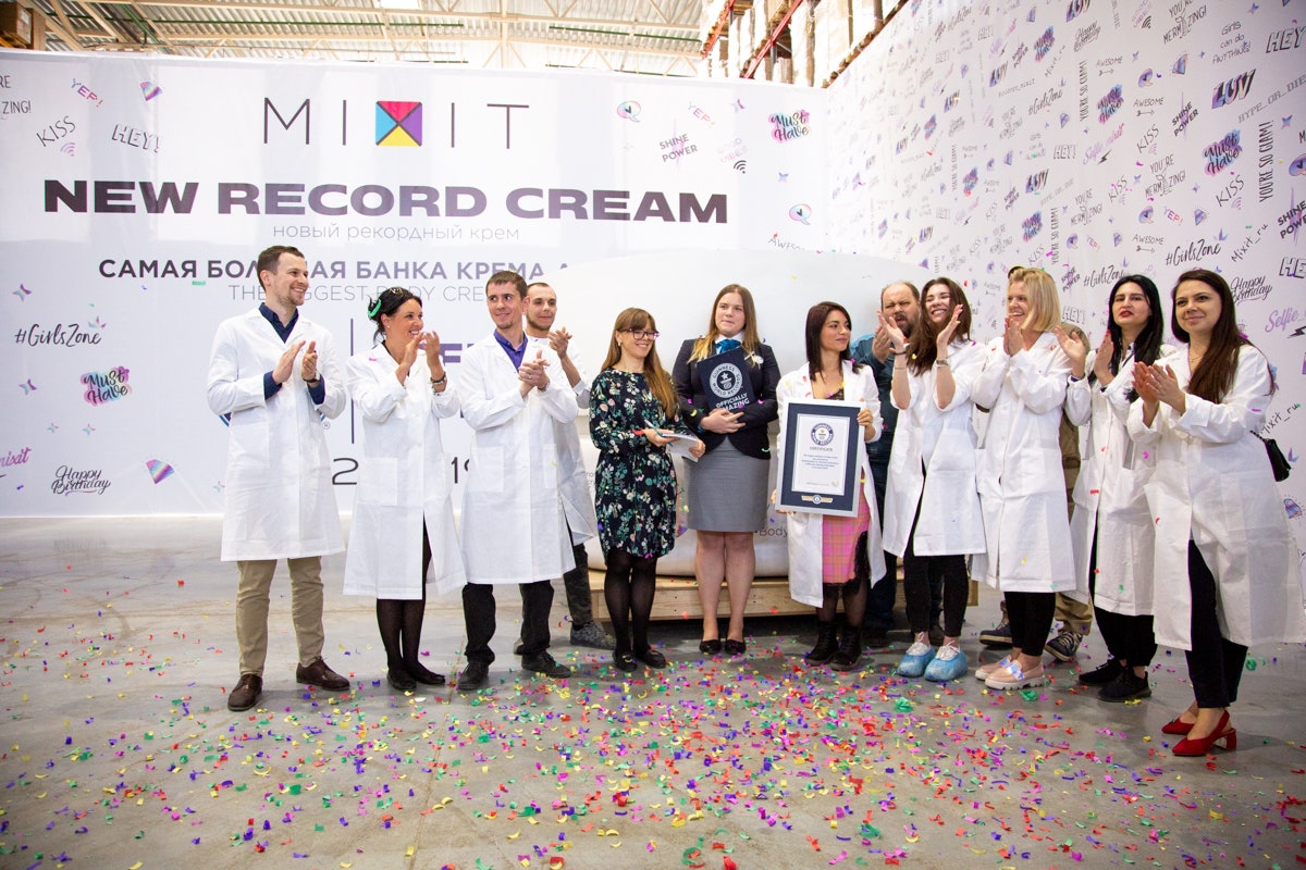 Самая большая банка крема MIXIT установил мировой рекорд