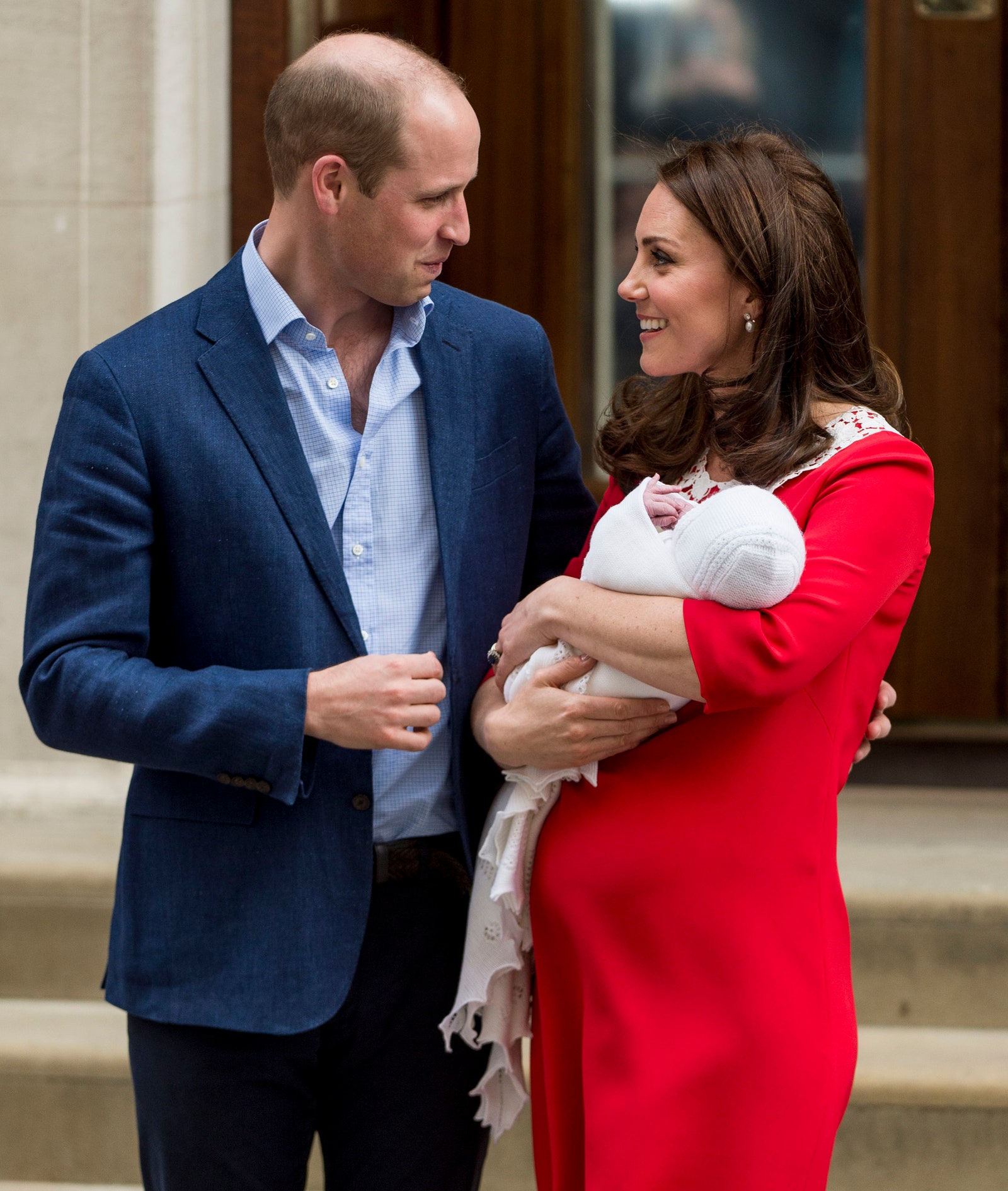 Принц Уильям и Кейт Миддлтон с новорожденным принцем Луи