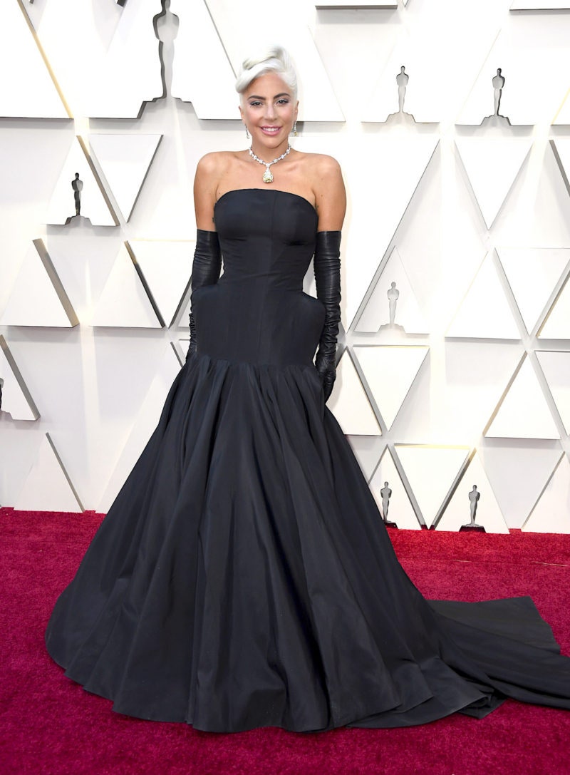 Модная прическа Леди Гаги с «Оскара» 2019 фото и способ повторить