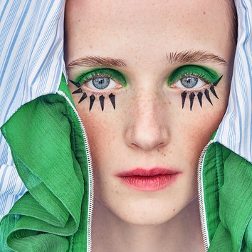 Как носить цветной весенний макияж: показывает визажист Кейт Мосс и Вивьен Вест­вуд