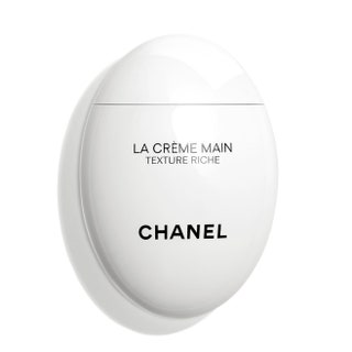 Крем для рук La Crème Main Texture Riche 4070 руб. Chanel. Более питательная версия крема который взорвал соцсети в...