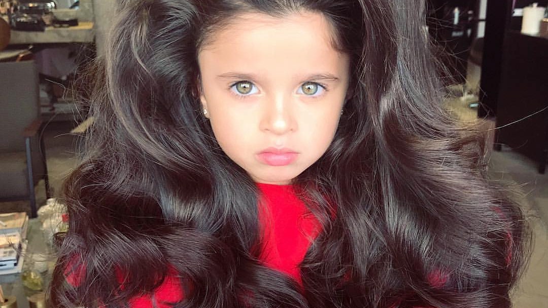 Мия Афлало стала звездой Instagram благодаря роскошным волосам фото