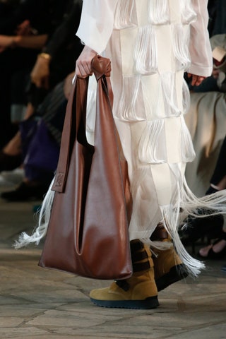 Loewe.