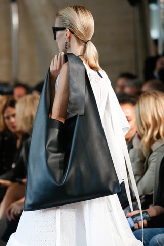 Loewe.
