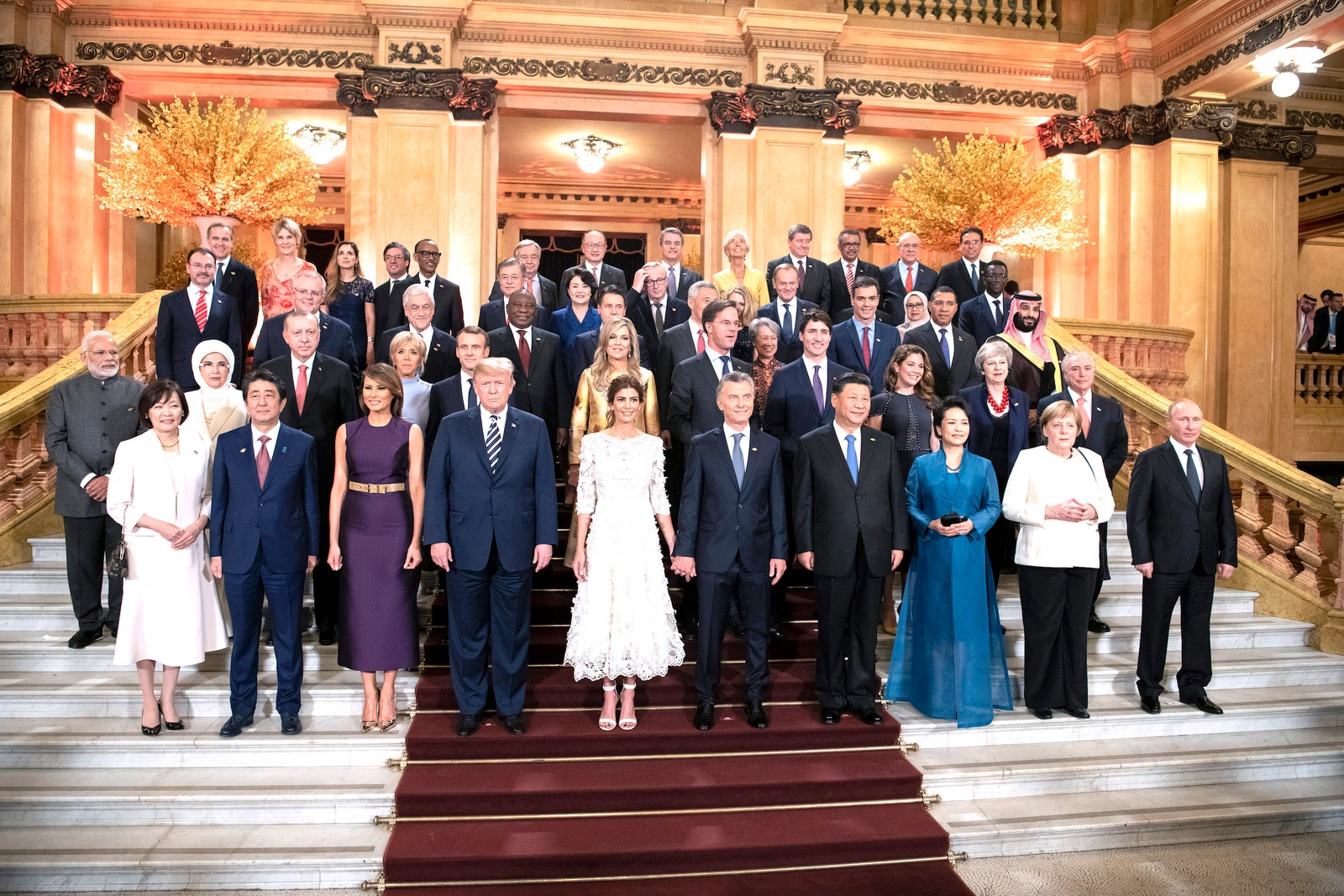 Мелания Трамп  фото 3 выходов на саммите G20 в Аргентине