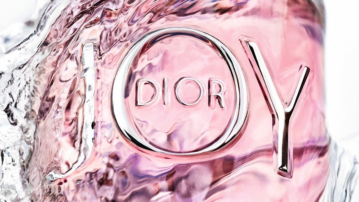 Dior Joy фото и видео с Дженнифер Лоуренс из рекламной кампании аромата