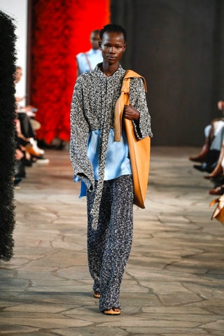 Loewe.