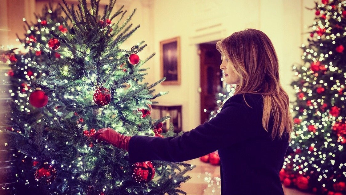 Мелания Трамп украсила Белый дом к Рождеству — смотреть фото